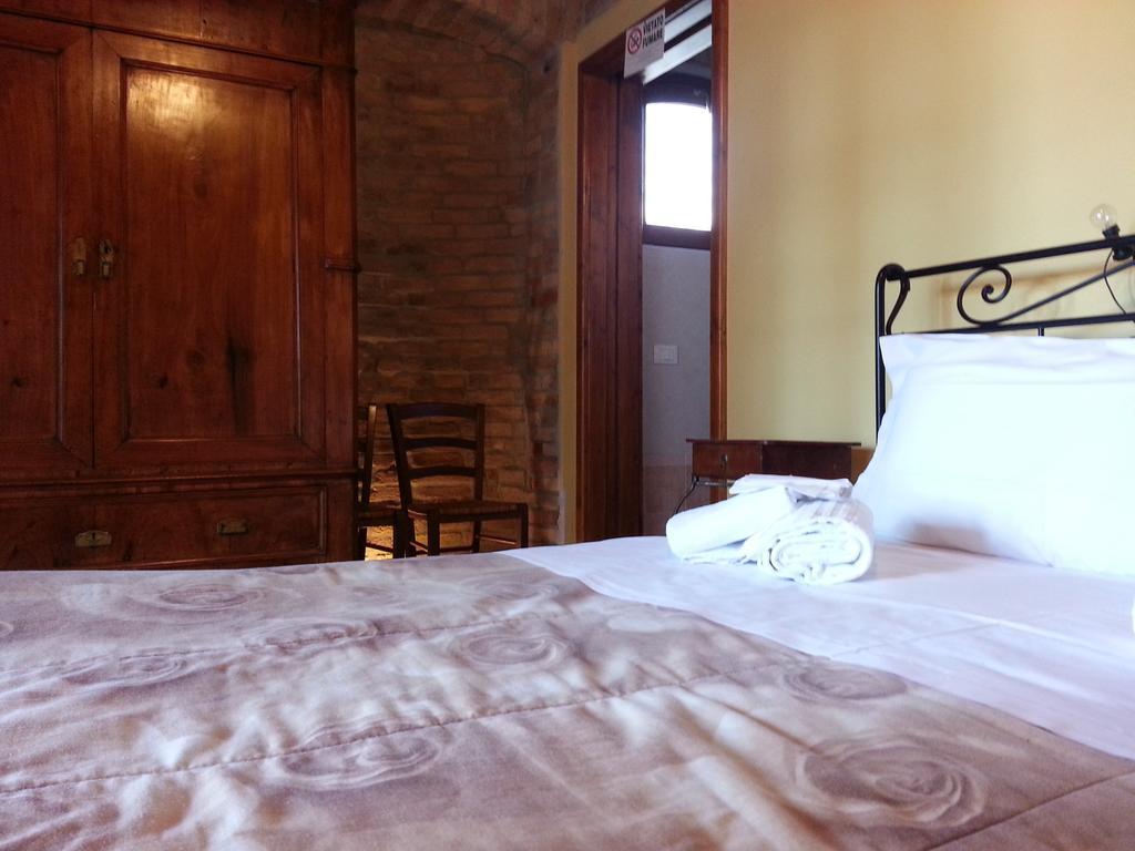 Agriturismo L'Angelina Villa Alfonsine Rum bild